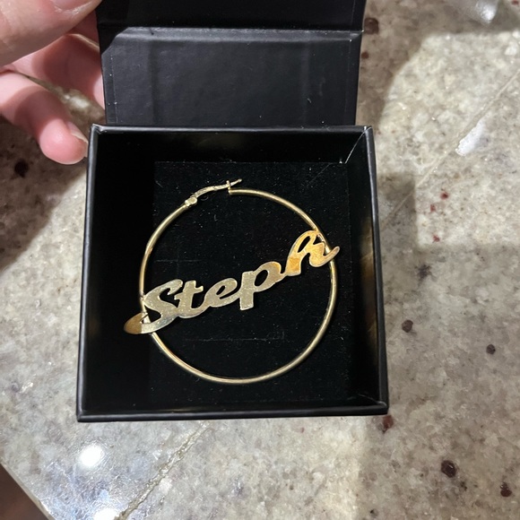 THE M JEWELERS STEPH GOLD HOOPS - Picture 3 of 6